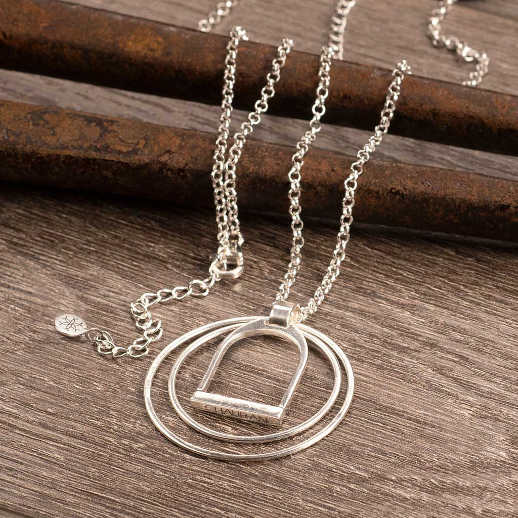Stirrup N Rings Necklace - Silver