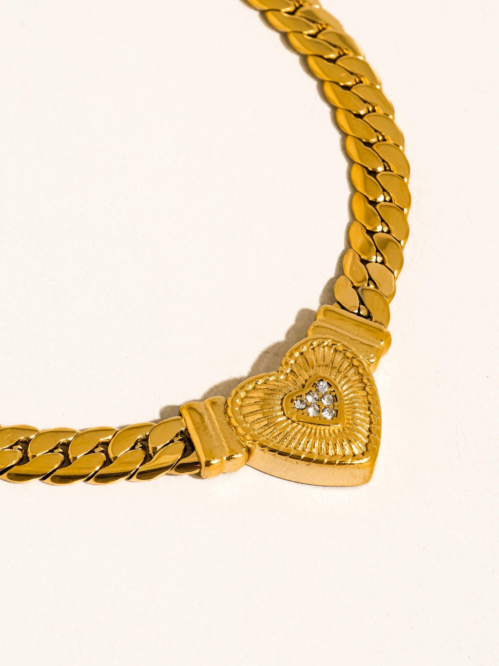 Arwen 18K Gold Non-Tarnish Heart Pendant Chain Necklace