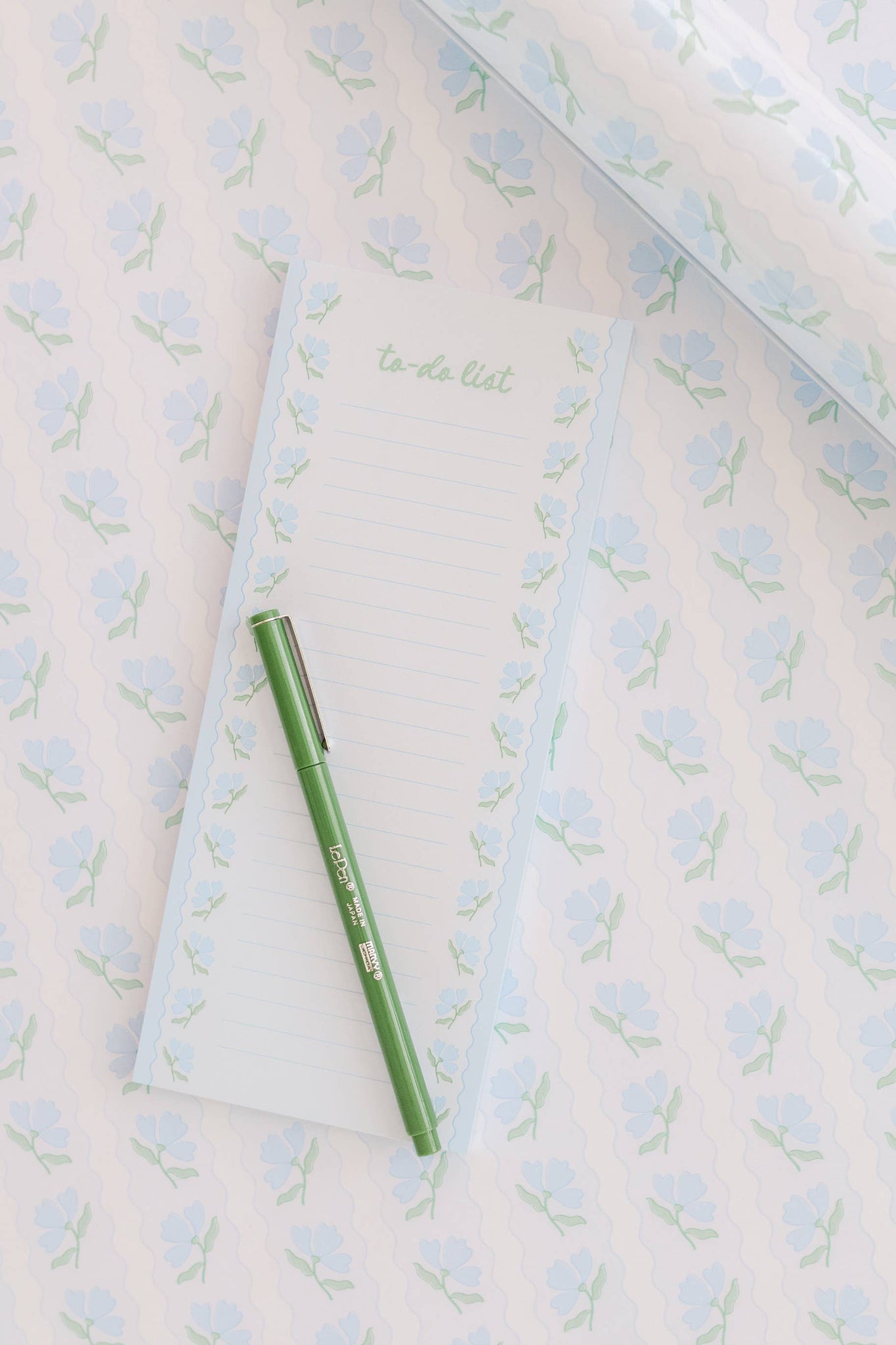 Blue Flower Wavy List Notepad