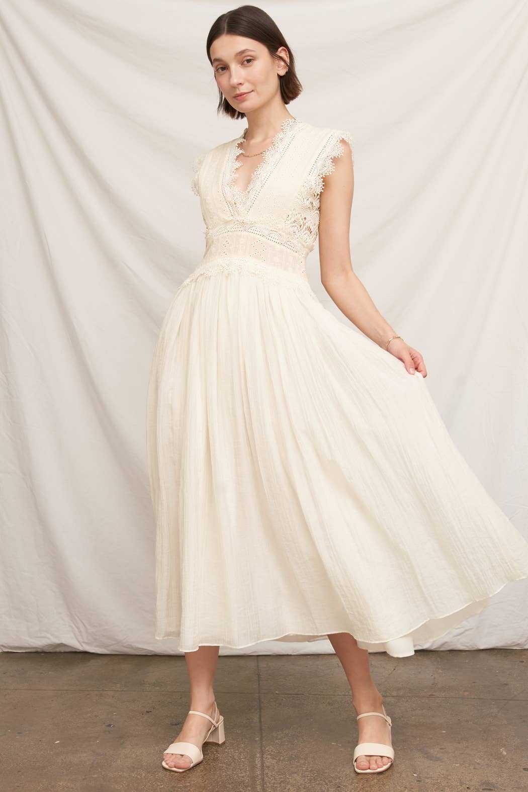 cream lace trim pleated midi dress Lace Trimmed Midi Dress M
