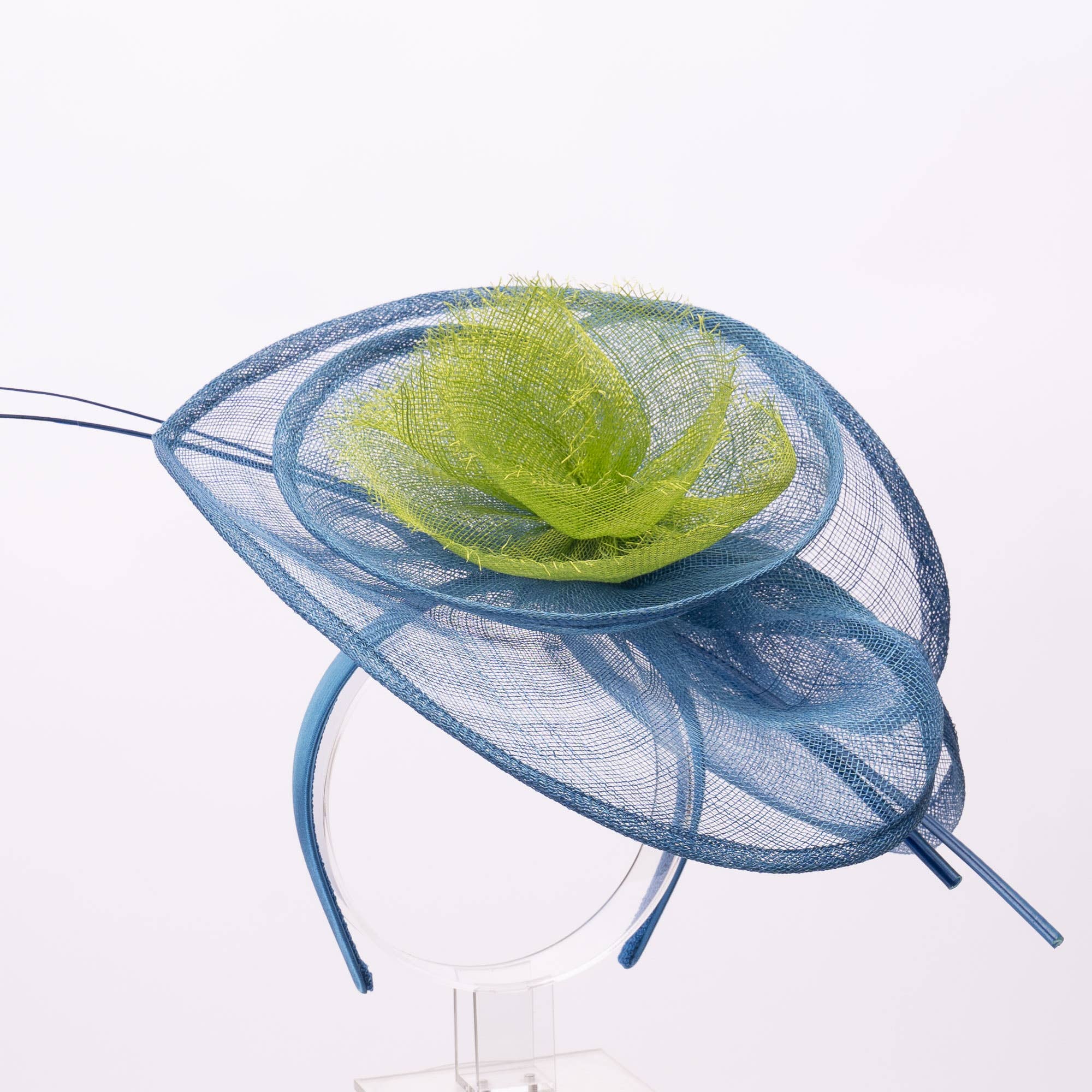 2Tone Sinamay Fascinator With 2 Quill Stick Feathers