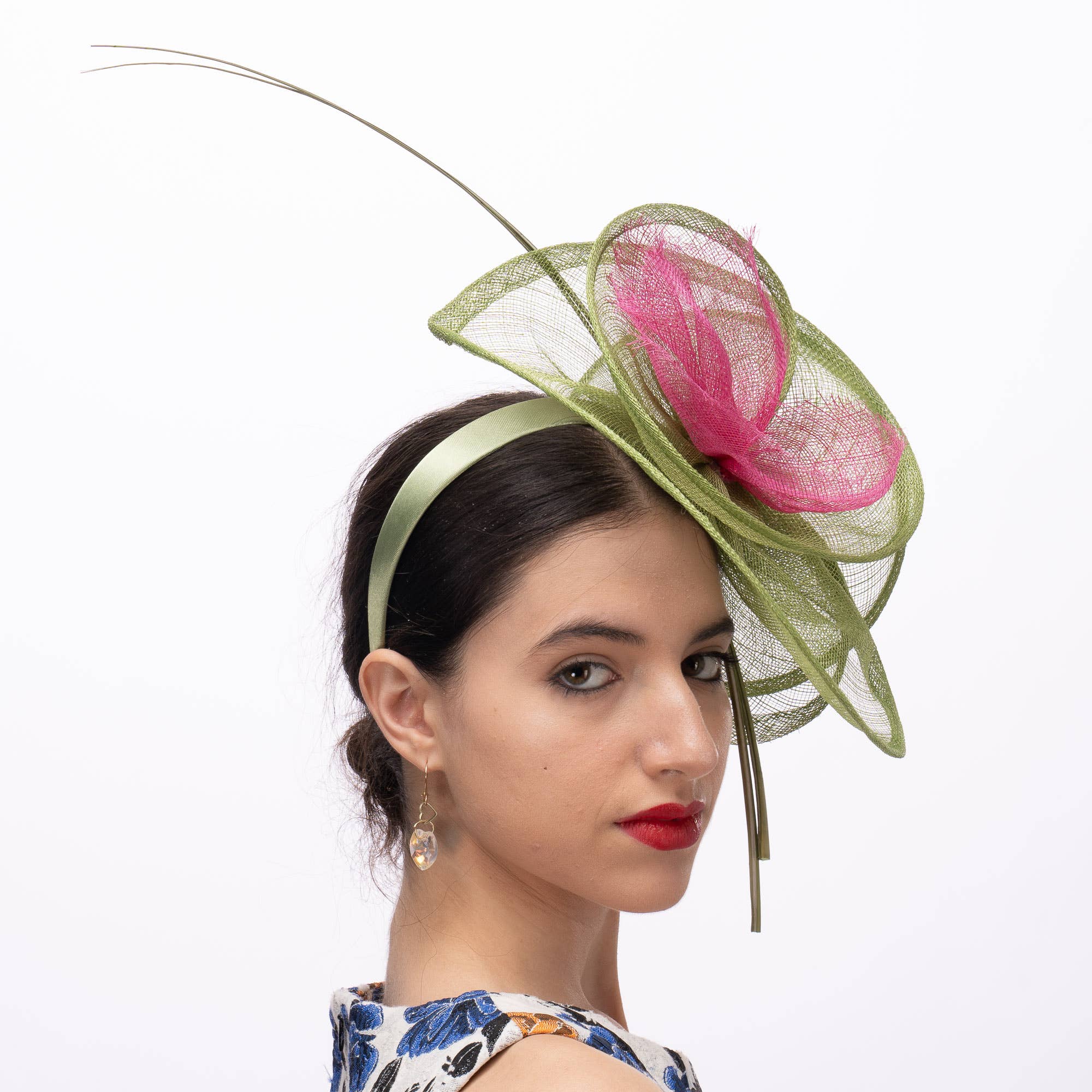 2Tone Sinamay Fascinator With 2 Quill Stick Feathers