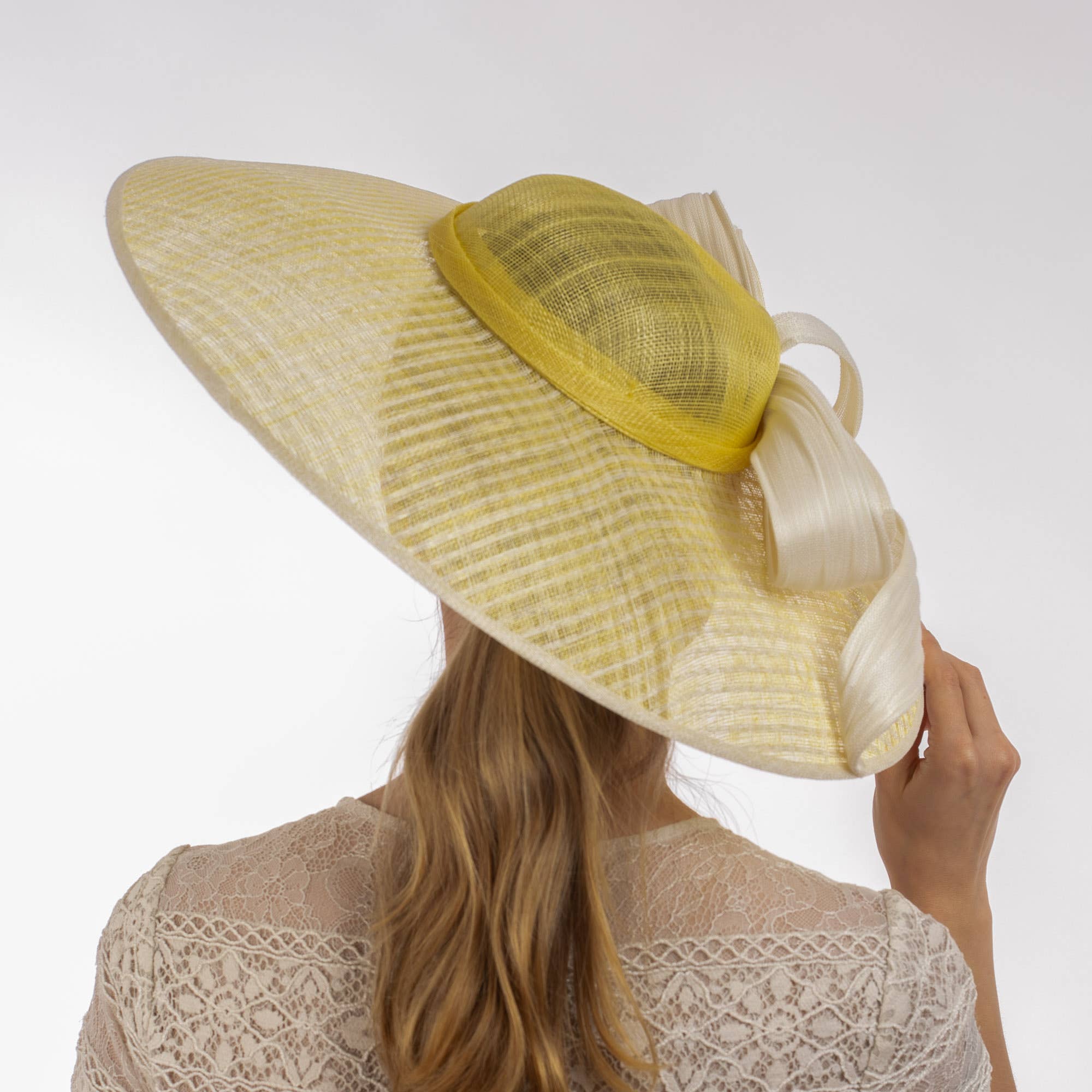 Dual Color Sinamay Base With Jinsin Buntal Bow