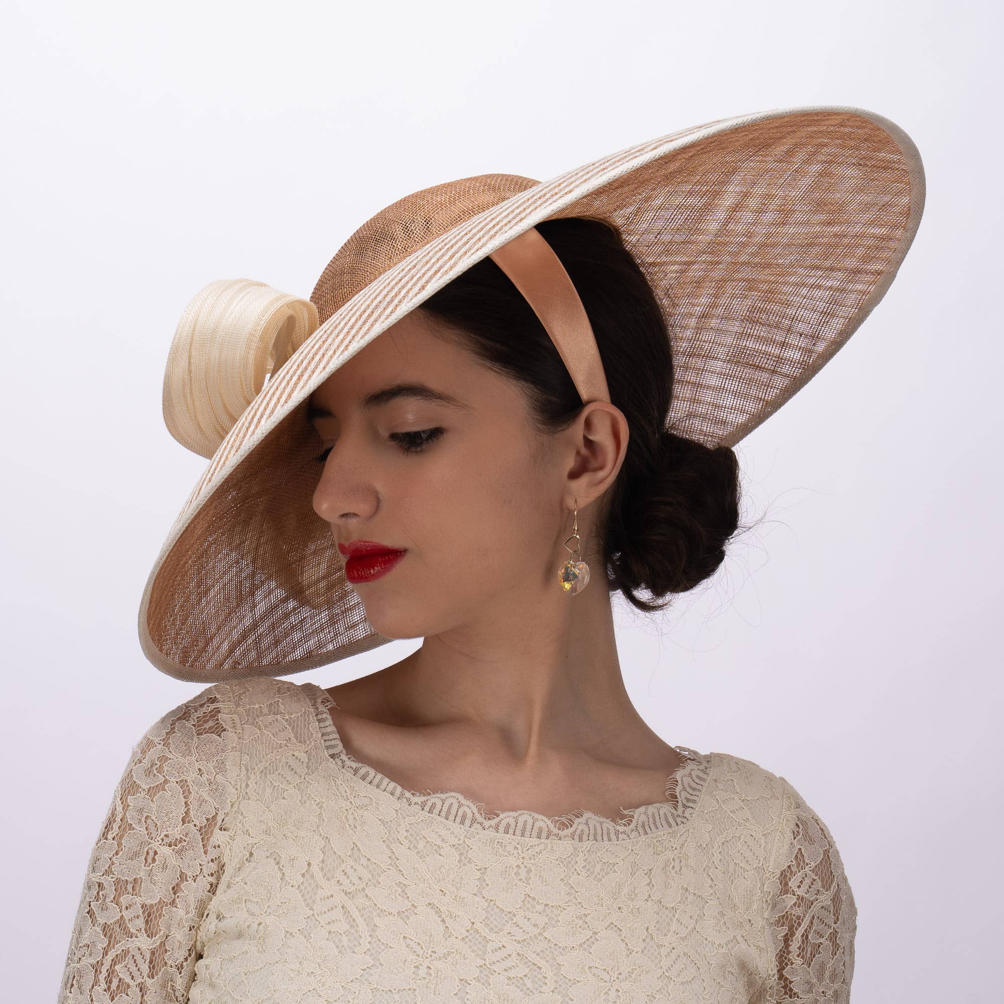 Dual Color Sinamay Base With Jinsin Buntal Bow