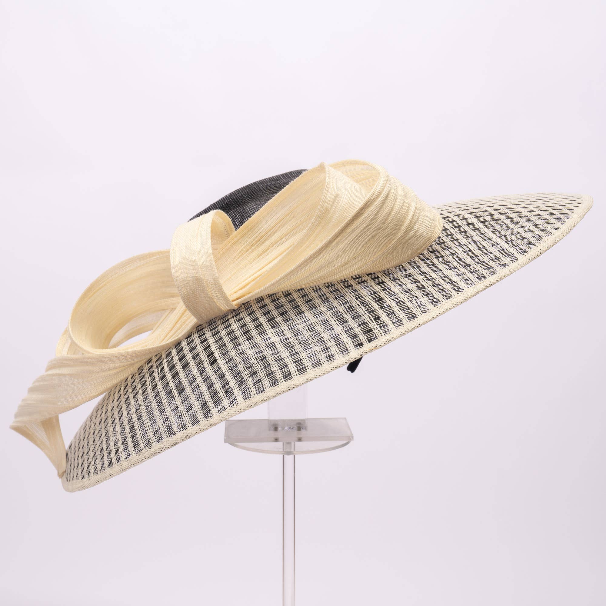 Dual Color Sinamay Base With Jinsin Buntal Bow