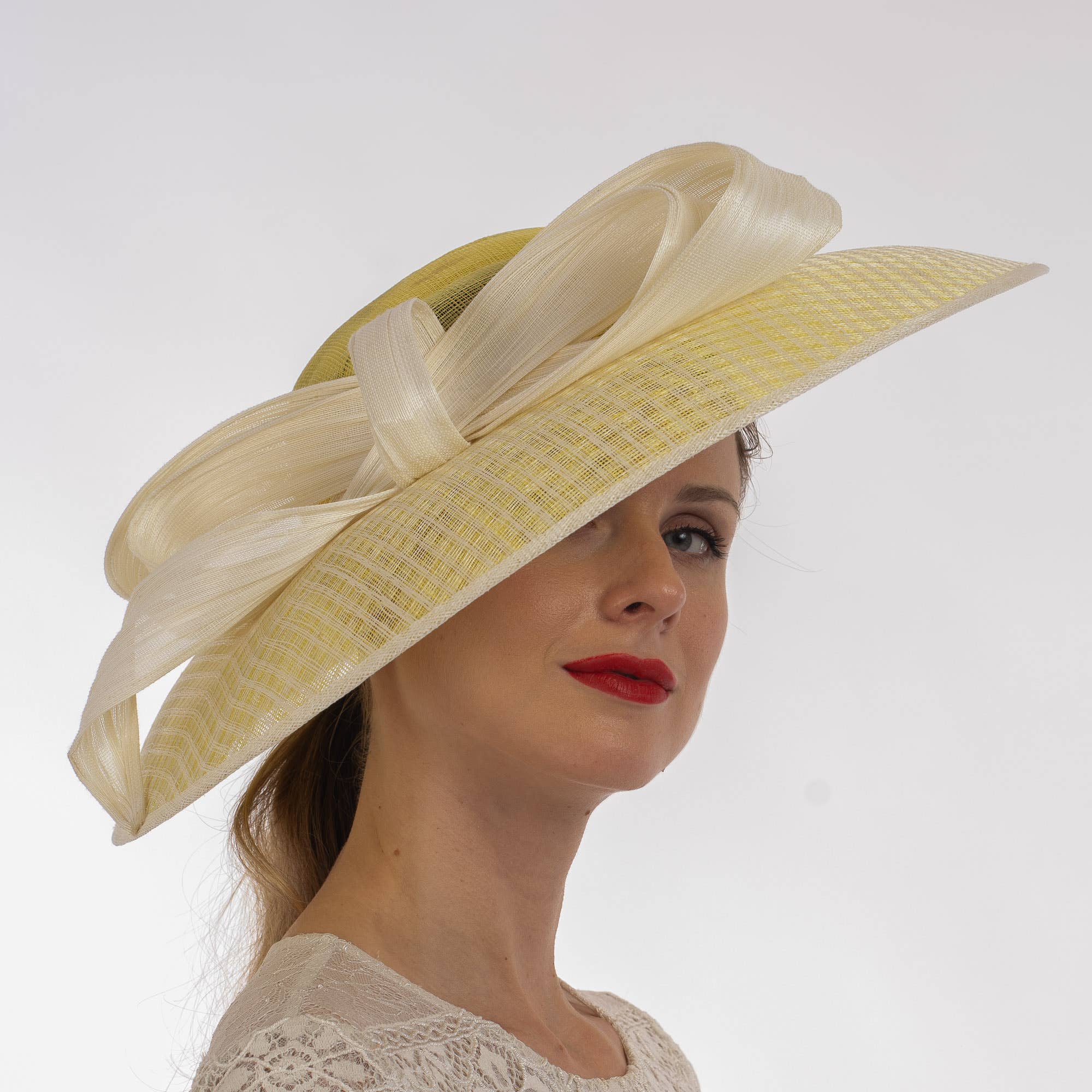 Dual Color Sinamay Base With Jinsin Buntal Bow