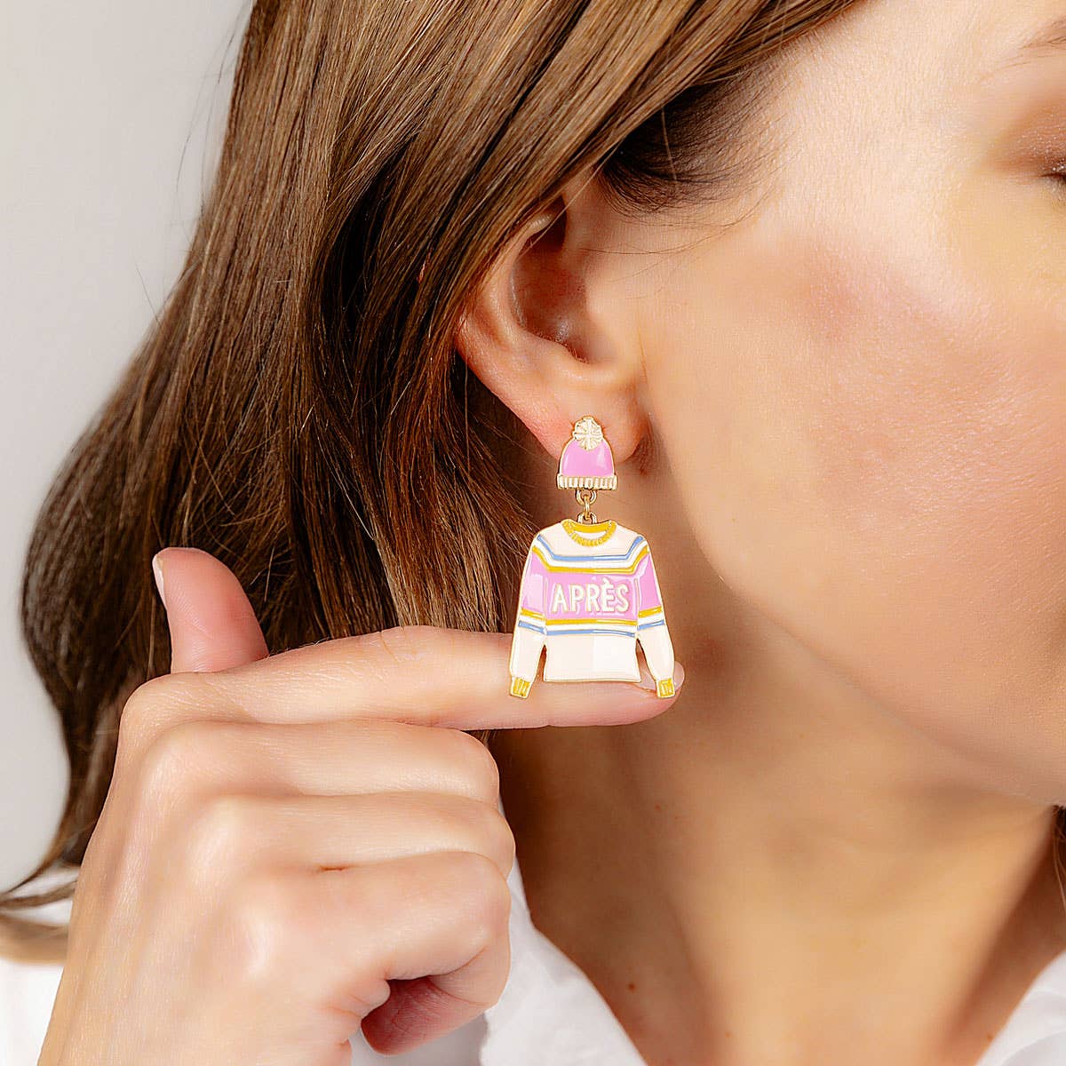 Après Ski Sweater Pearl Cluster Enamel Earrings in Pink