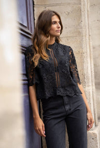 Eléanore Lace Top